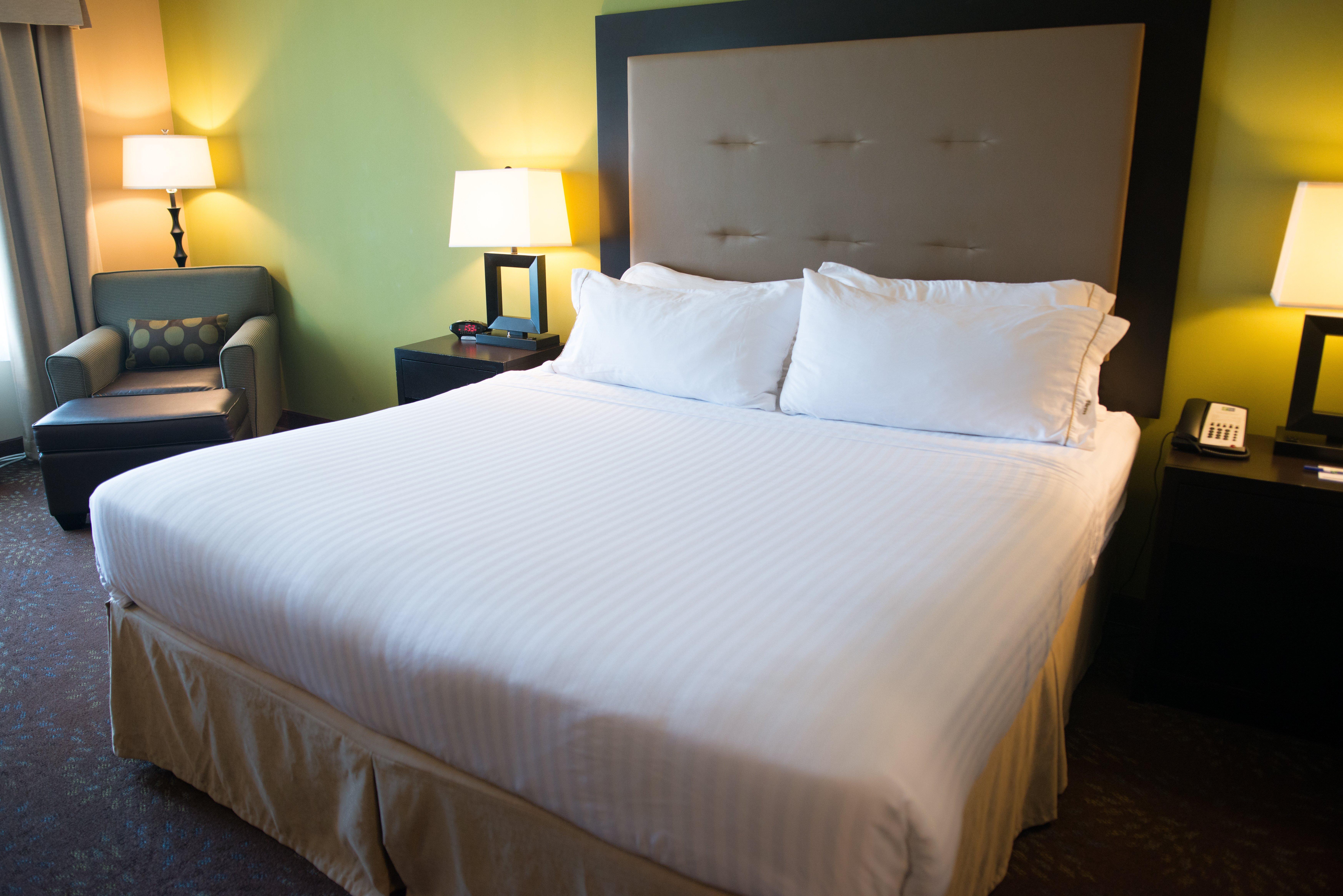 Holiday Inn Express & Suites Northwood By Ihg Silver Lake Exterior foto