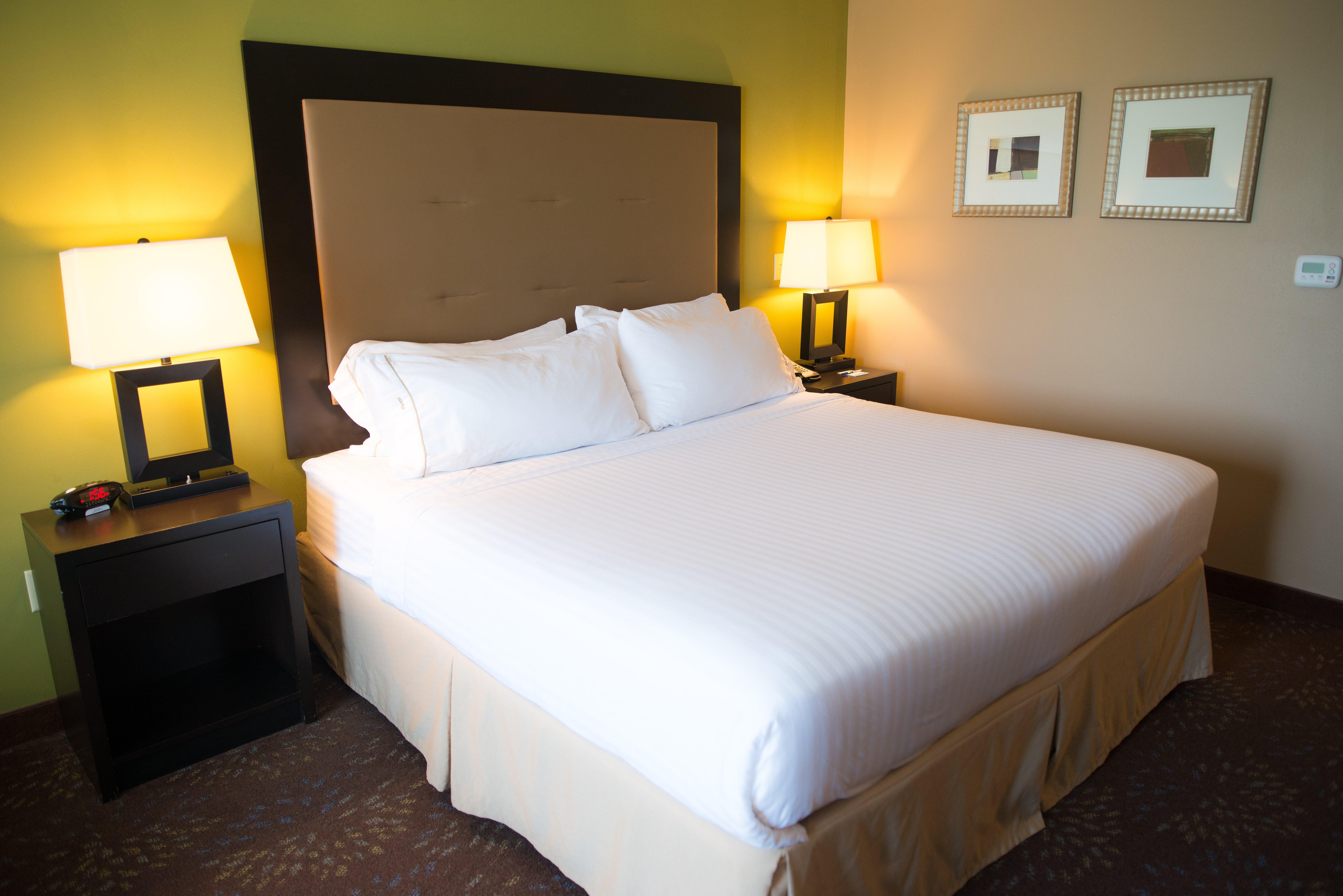 Holiday Inn Express & Suites Northwood By Ihg Silver Lake Exterior foto