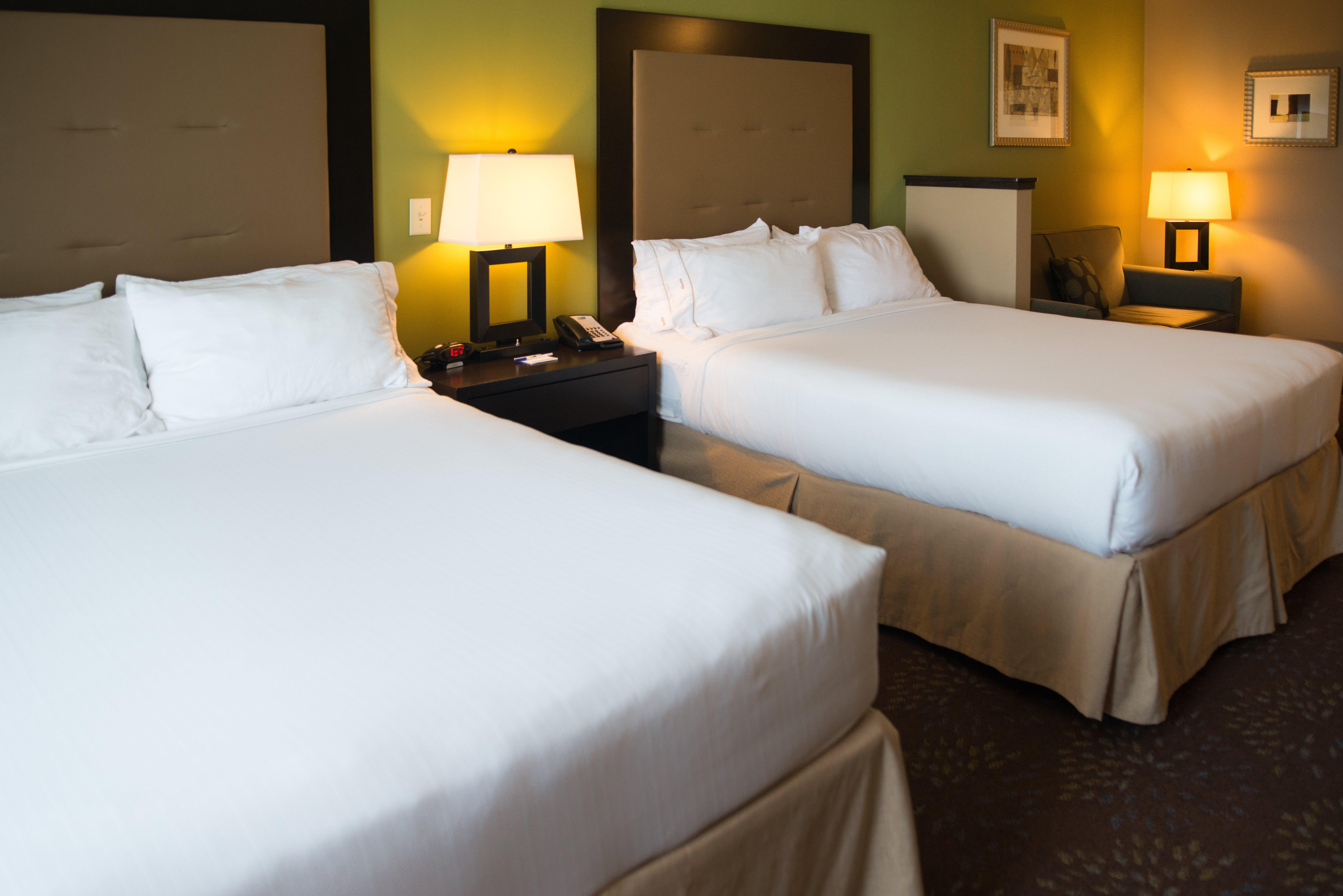 Holiday Inn Express & Suites Northwood By Ihg Silver Lake Exterior foto