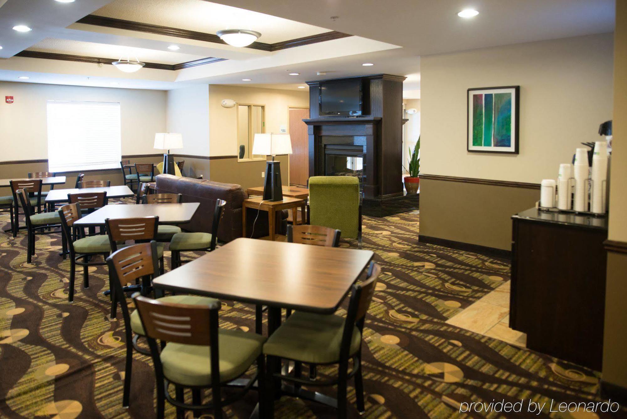 Holiday Inn Express & Suites Northwood By Ihg Silver Lake Exterior foto